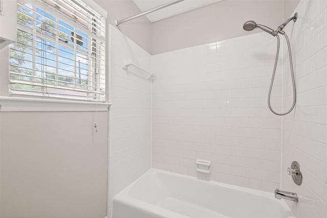 9011 Roos Road, Houston, TX 77036