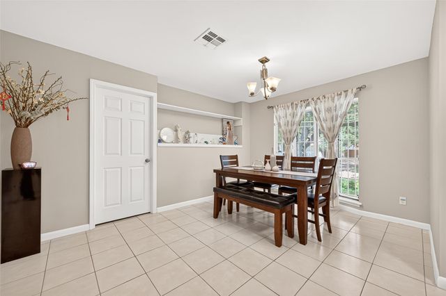 9011 Roos Road, Houston, TX 77036