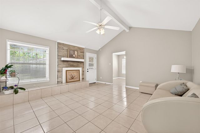 9011 Roos Road, Houston, TX 77036