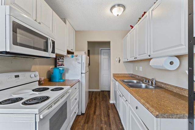 1007 11th Avenue S 8, Hopkins, MN 55343