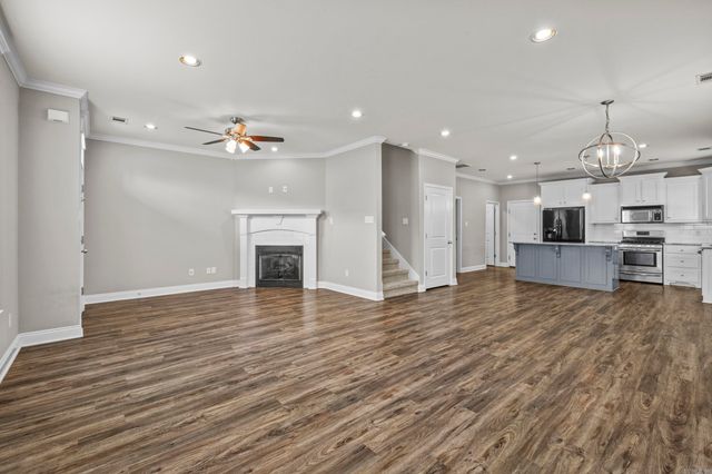 221 Prospect Park Circle, Bryant, AR 72022