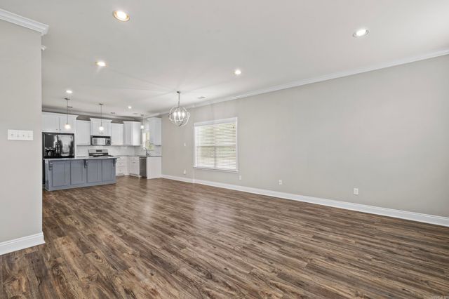 221 Prospect Park Circle, Bryant, AR 72022