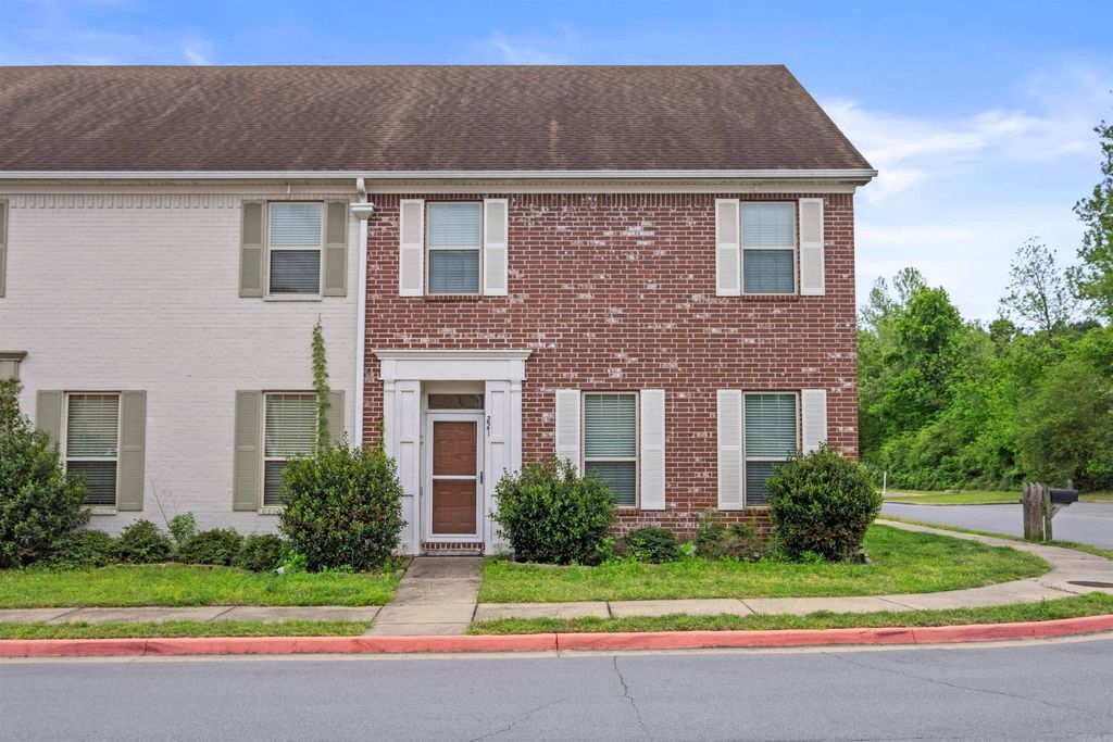 221 Prospect Park Circle, Bryant, AR 72022