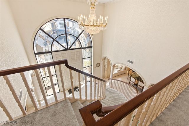 2834 Queens Courtyard Drive, Las Vegas, NV 89109