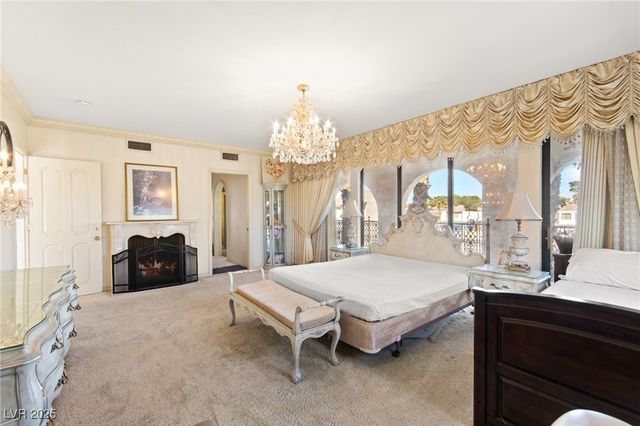 2834 Queens Courtyard Drive, Las Vegas, NV 89109