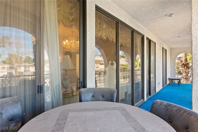 2834 Queens Courtyard Drive, Las Vegas, NV 89109