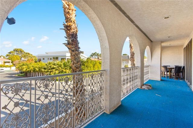 2834 Queens Courtyard Drive, Las Vegas, NV 89109