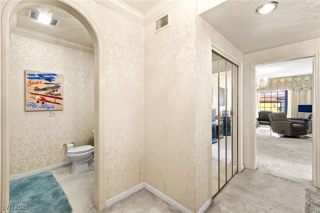 2834 Queens Courtyard Drive, Las Vegas, NV 89109