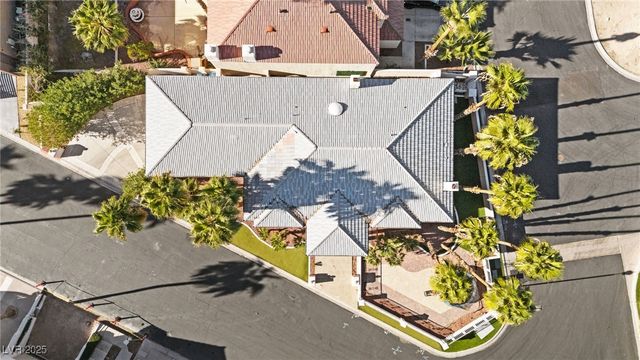 2834 Queens Courtyard Drive, Las Vegas, NV 89109