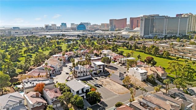 2834 Queens Courtyard Drive, Las Vegas, NV 89109