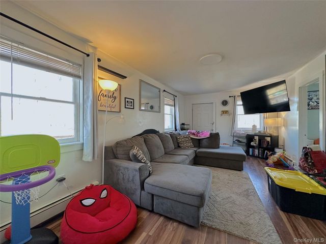 15 Cook Lane, Gardiner, NY 12525