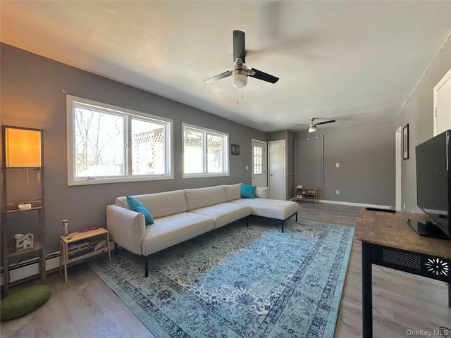 15 Cook Lane, Gardiner, NY 12525