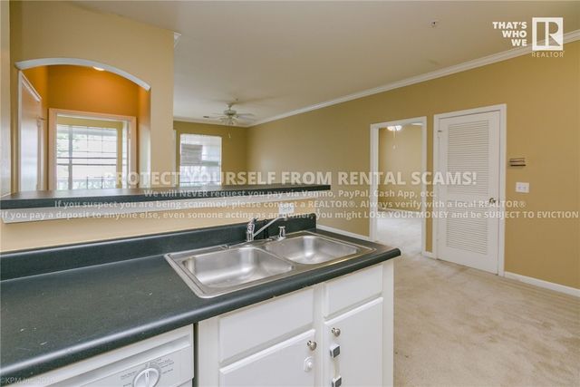 4261 NE Meadowcreek Circle 105, Fayetteville, AR 72703