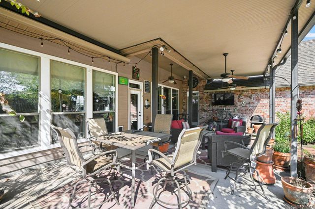 19886 Stone Hill Dr, Denham Springs, LA 70726