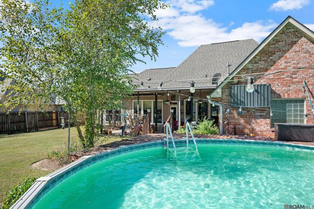 19886 Stone Hill Dr, Denham Springs, LA 70726