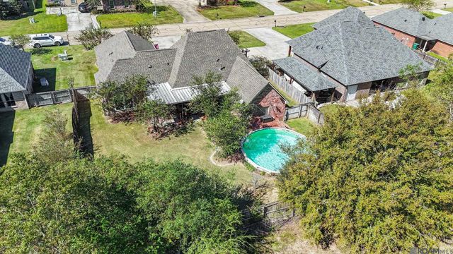 19886 Stone Hill Dr, Denham Springs, LA 70726