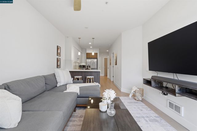 901 Jefferson St 513, Oakland, CA 94607