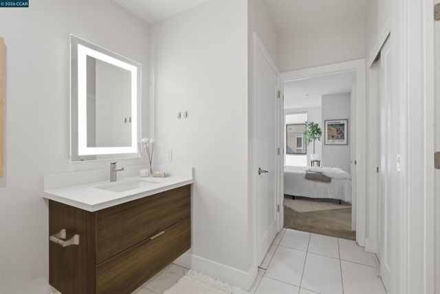 901 Jefferson St 513, Oakland, CA 94607