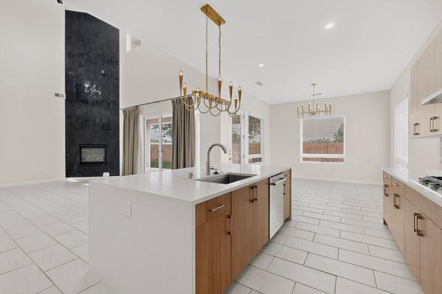 86 Rancho Pequenos Way NW, Albuquerque, NM 87107