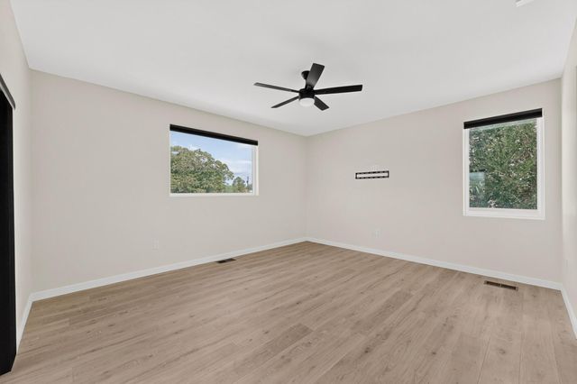 86 Rancho Pequenos Way NW, Albuquerque, NM 87107