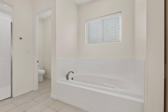 86 Rancho Pequenos Way NW, Albuquerque, NM 87107