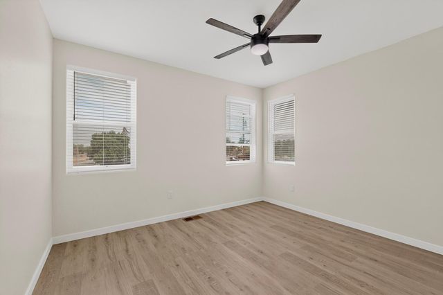86 Rancho Pequenos Way NW, Albuquerque, NM 87107