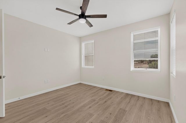 86 Rancho Pequenos Way NW, Albuquerque, NM 87107
