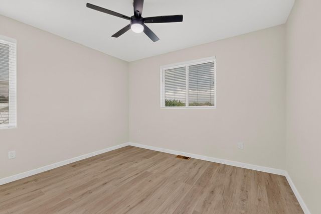 86 Rancho Pequenos Way NW, Albuquerque, NM 87107