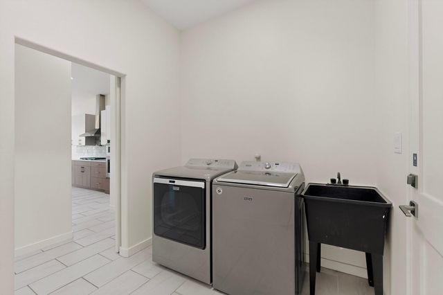 86 Rancho Pequenos Way NW, Albuquerque, NM 87107