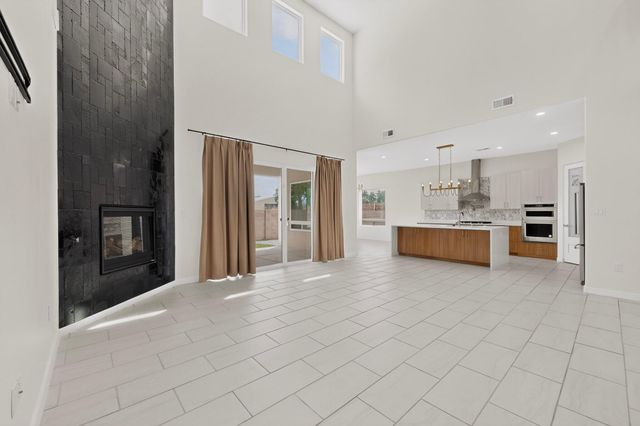 86 Rancho Pequenos Way NW, Albuquerque, NM 87107