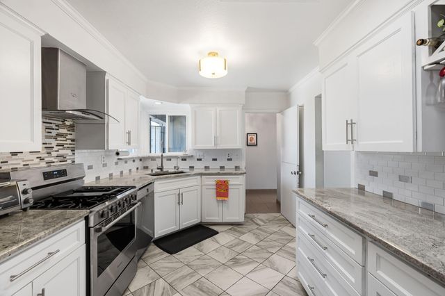 8708 Delamar Avenue NE, Albuquerque, NM 87111