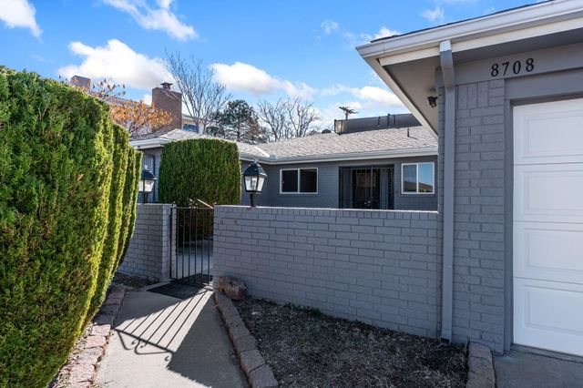 8708 Delamar Avenue NE, Albuquerque, NM 87111