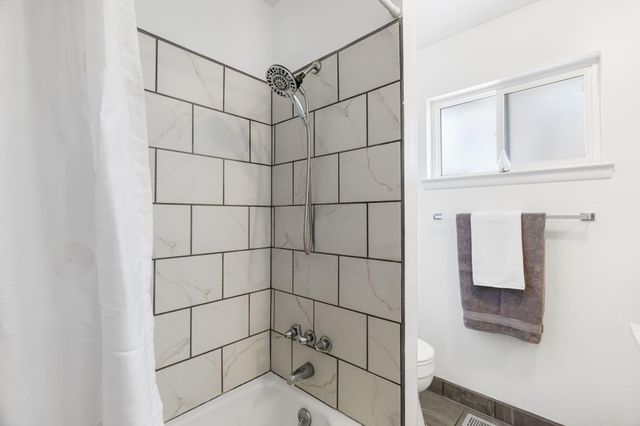 8708 Delamar Avenue NE, Albuquerque, NM 87111