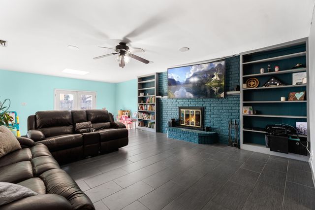 8708 Delamar Avenue NE, Albuquerque, NM 87111