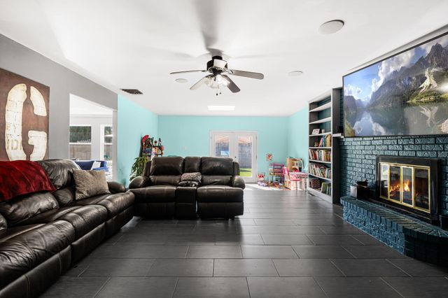 8708 Delamar Avenue NE, Albuquerque, NM 87111