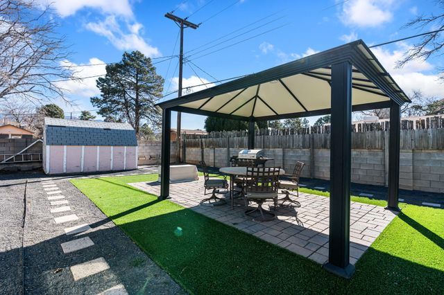 8708 Delamar Avenue NE, Albuquerque, NM 87111