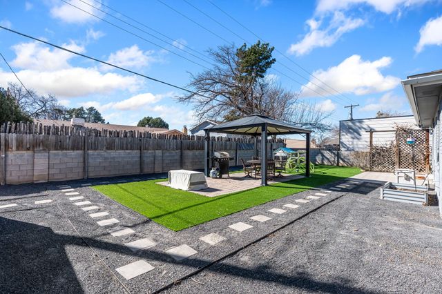 8708 Delamar Avenue NE, Albuquerque, NM 87111