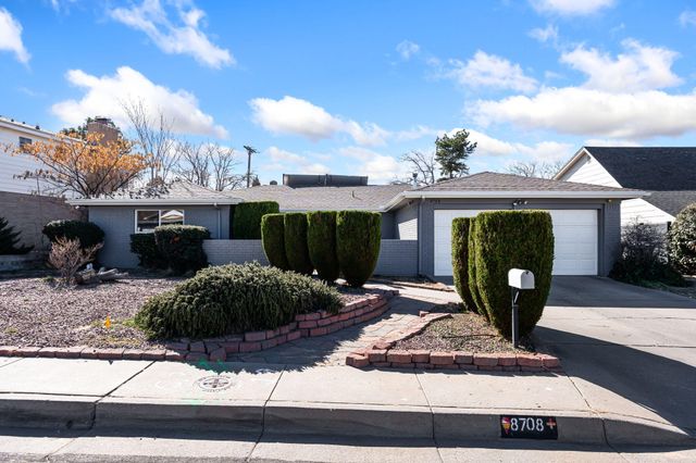 8708 Delamar Avenue NE, Albuquerque, NM 87111