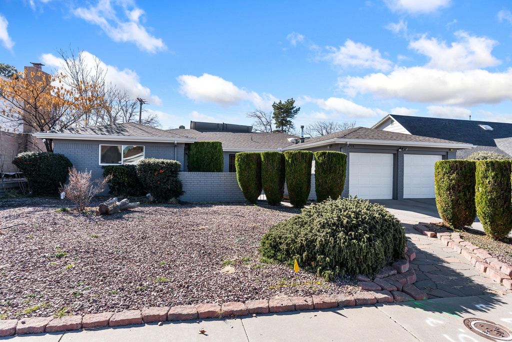 8708 Delamar Avenue NE, Albuquerque, NM 87111