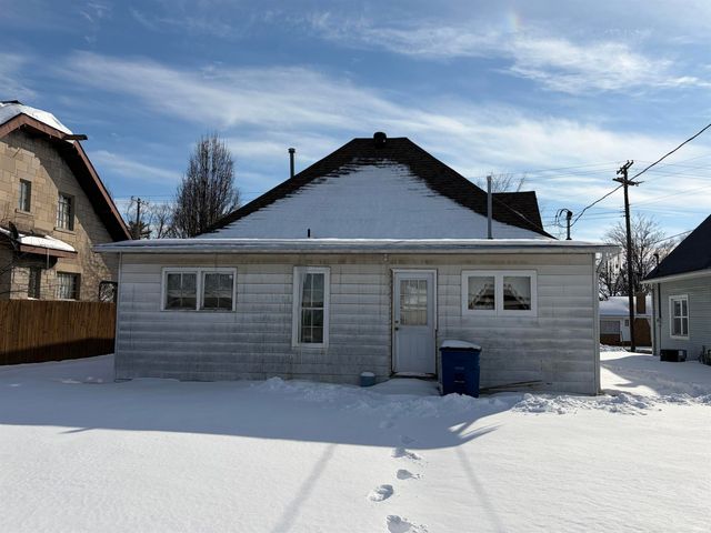 1523 4th Street, Bedford, IN 47421