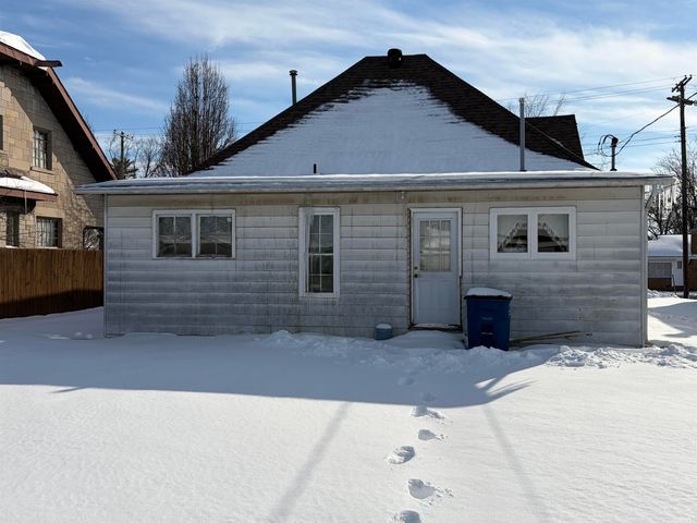 1523 4th Street, Bedford, IN 47421