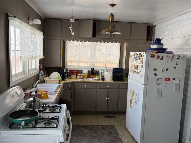 1523 4th Street, Bedford, IN 47421