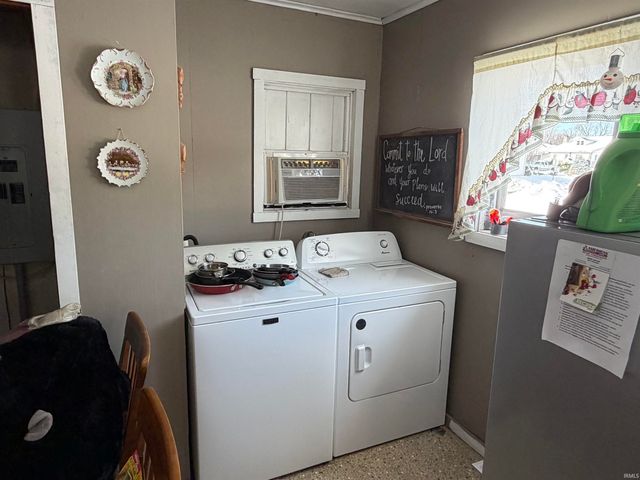 1523 4th Street, Bedford, IN 47421