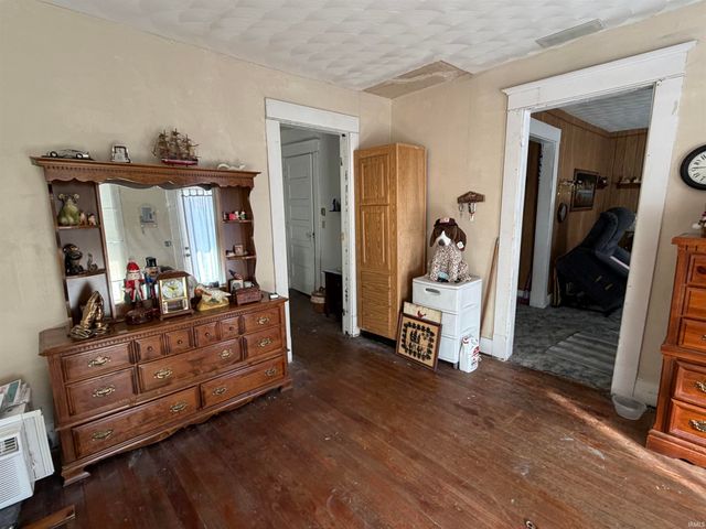 1523 4th Street, Bedford, IN 47421