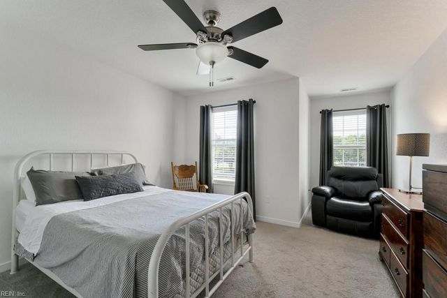 1525 Scoonie Pointe DR, Chesapeake, VA 23322