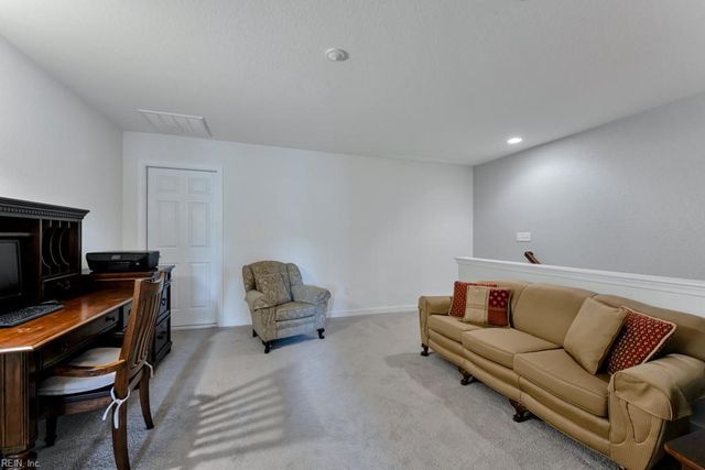 1525 Scoonie Pointe DR, Chesapeake, VA 23322