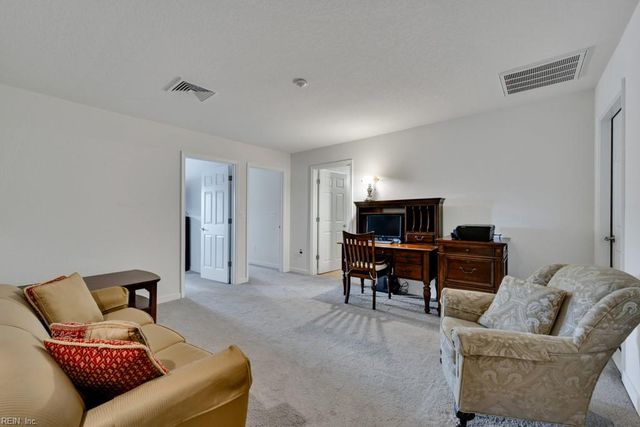 1525 Scoonie Pointe DR, Chesapeake, VA 23322