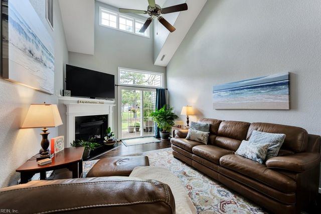 1525 Scoonie Pointe DR, Chesapeake, VA 23322