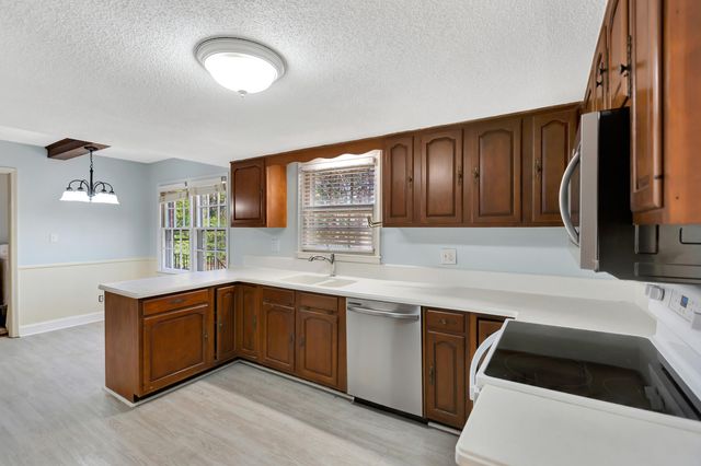 321 Shaftesbury Lane, Summerville, SC 29485