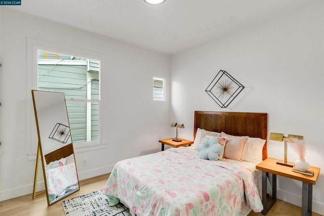 4152 Howe St, Oakland, CA 94611